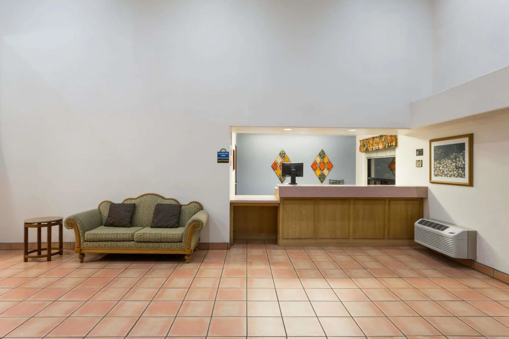 Days Inn by Wyndham Benson