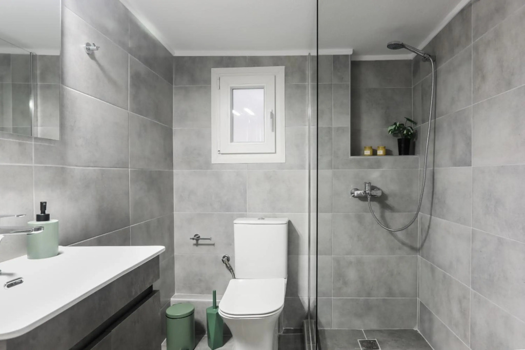 Beautifully decorated spacious aprt for 5 near Acropolis