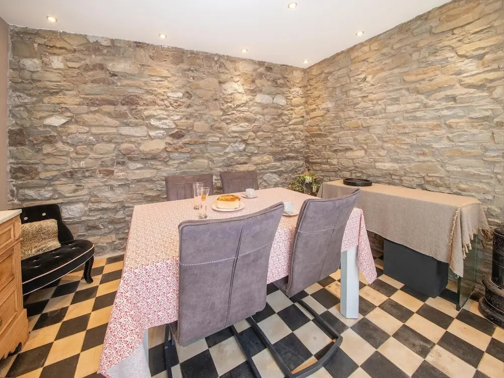 Stylish Stay Near Forest