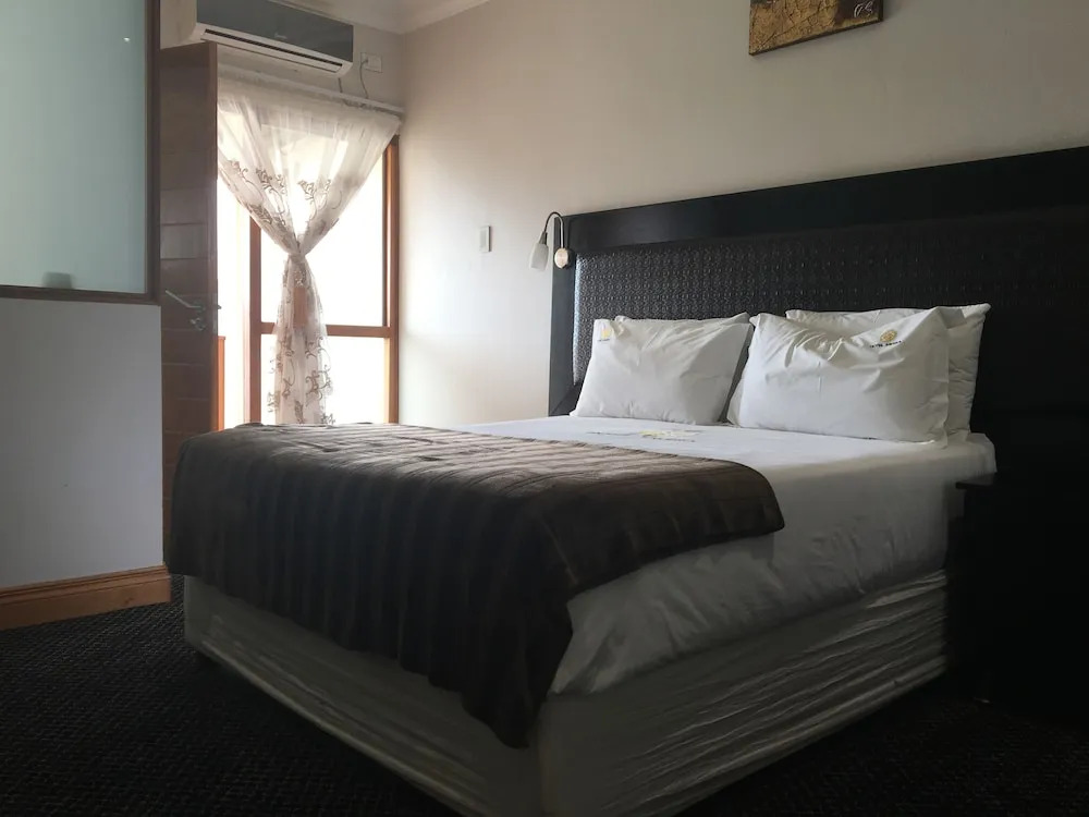 Hotel Savera