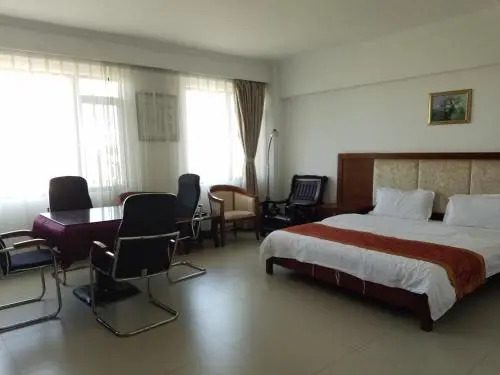 Yuehai Donglai Business Hotel
