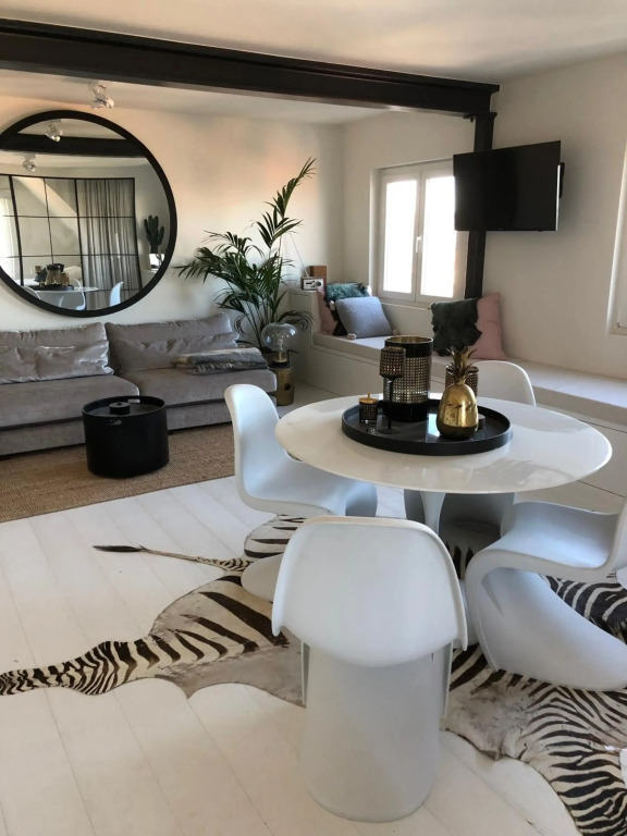great seaview apartment