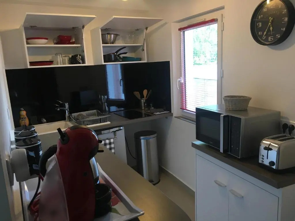 Coeur de ville, joli 2 pieces au 1er étage, Wifi !