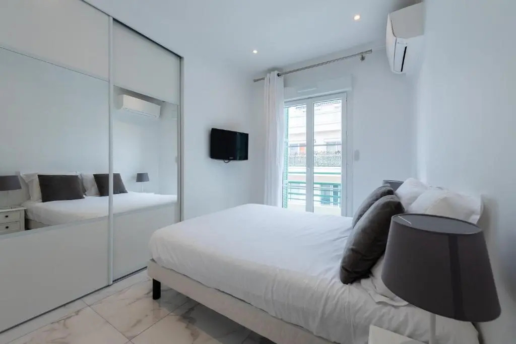 CMG - Bel appartement Juan-Les-Pins / terrasse - 2mn Plage