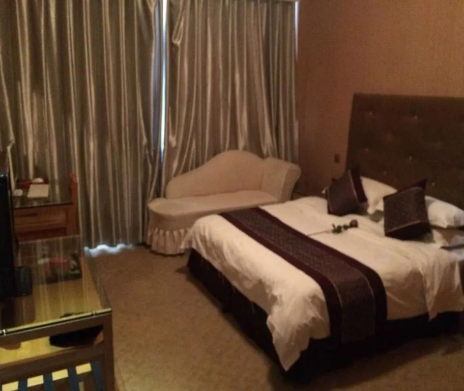 Zhonghe World Trade Hotel