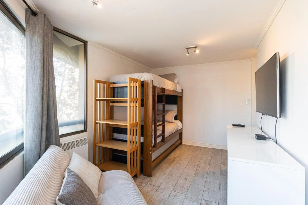 Vitacura Zen 2BR W/ Parking, Wifi, Gym & Mall