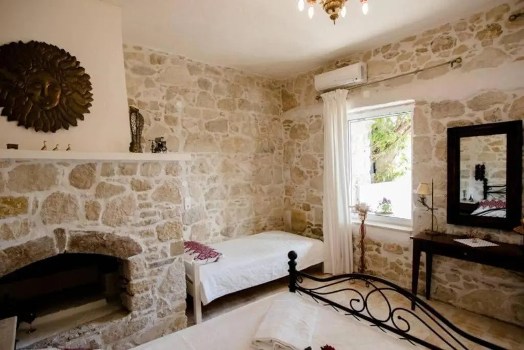 Traditional House 1 with Pool