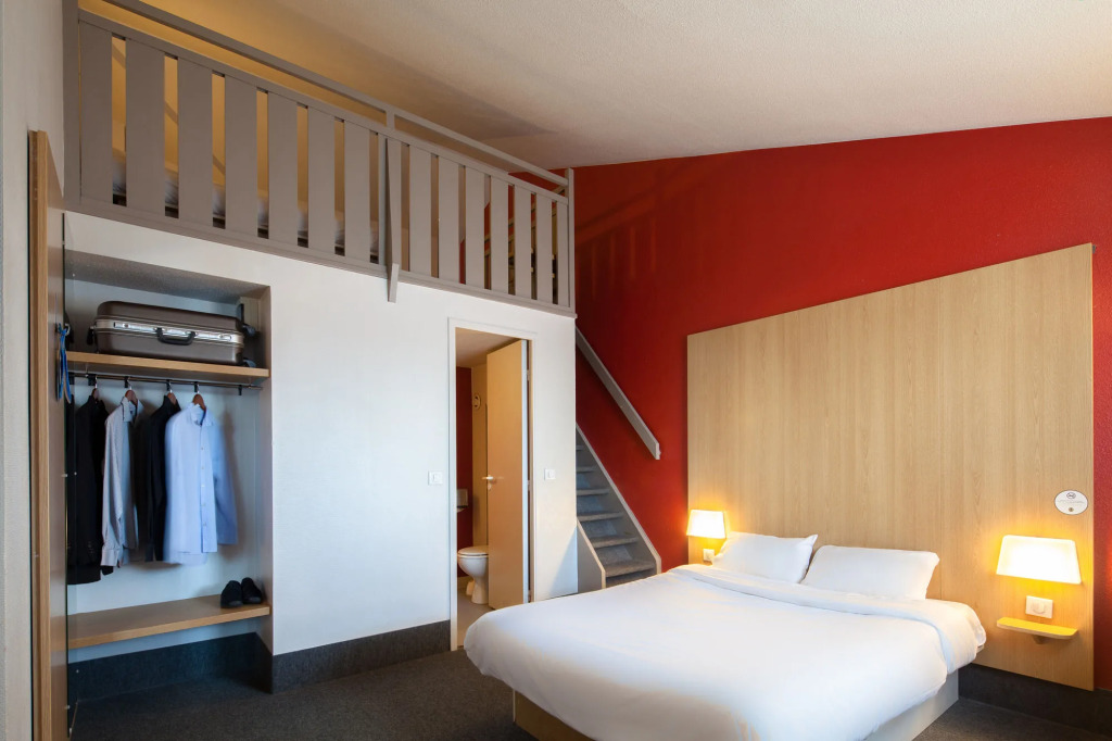 B&B HOTEL CALAIS Coquelles Tunnel sous La Manche