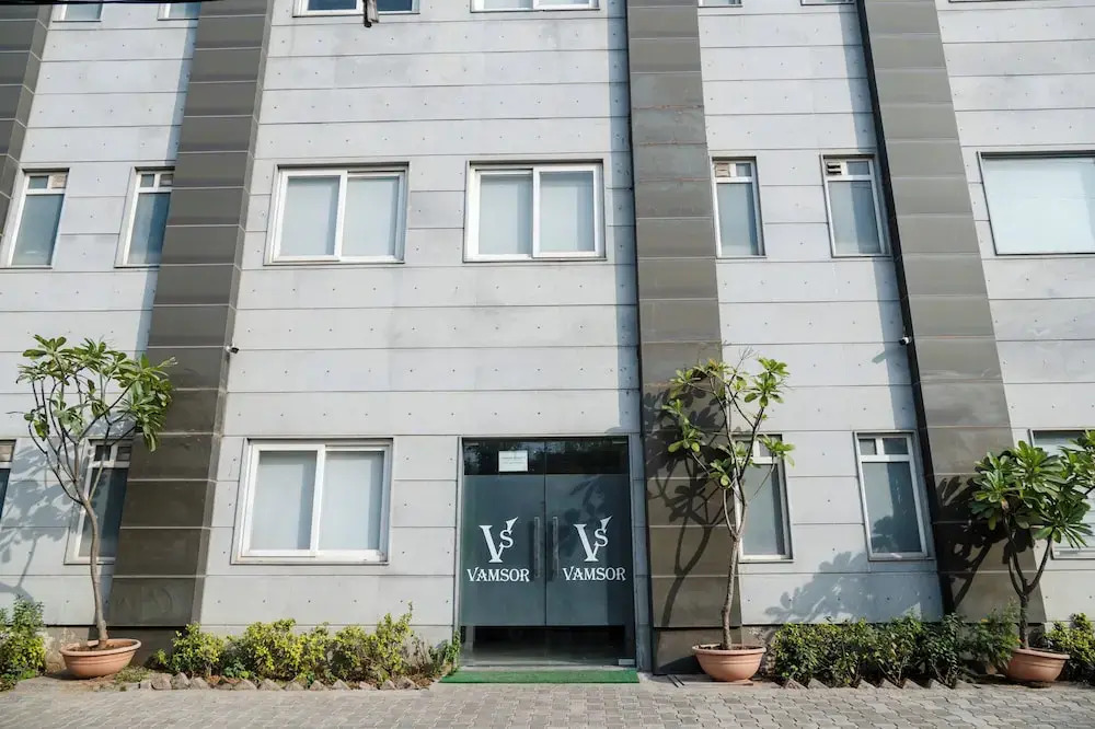 26 Vamsor Heights