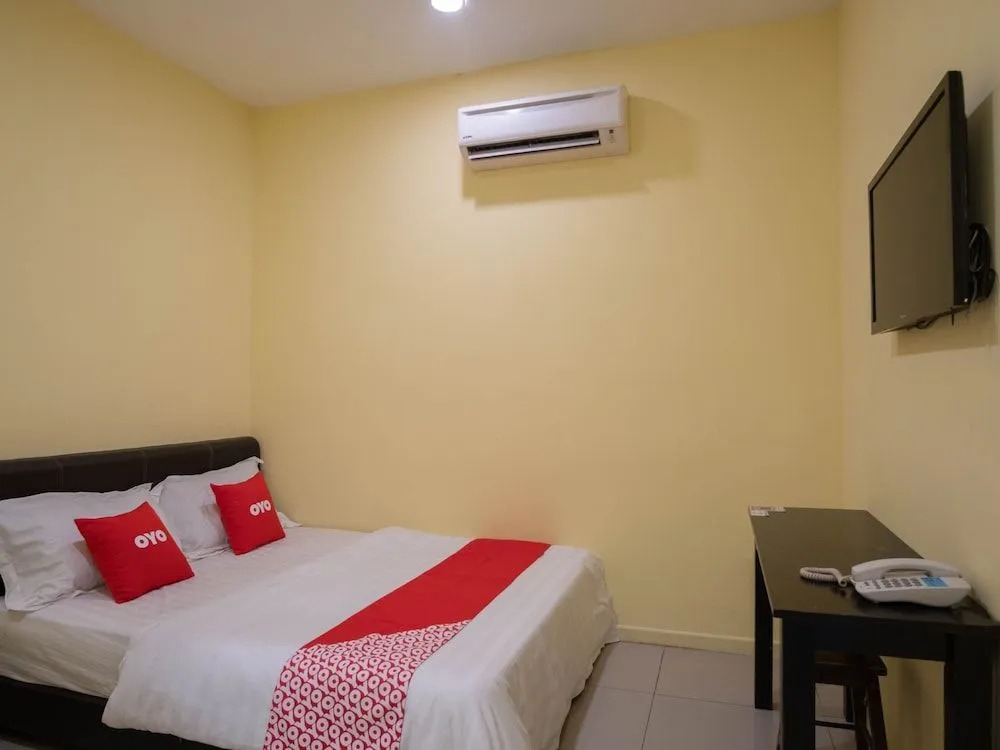OYO 89453 PP Hotel