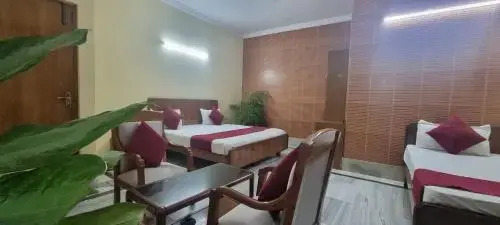 Hotel Shri Hari by OYO Rooms
