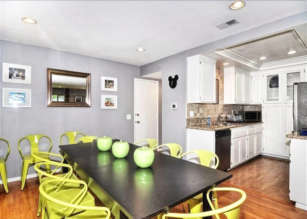 Mad Hatter 3 Bedrooms 2.5 Bathrooms Condo