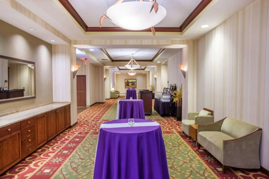 Sonesta Milwaukee West Wauwatosa