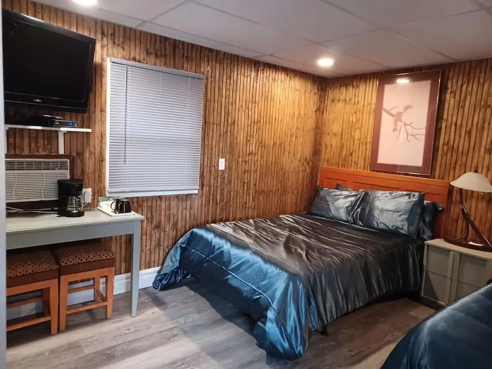 Falls Motel