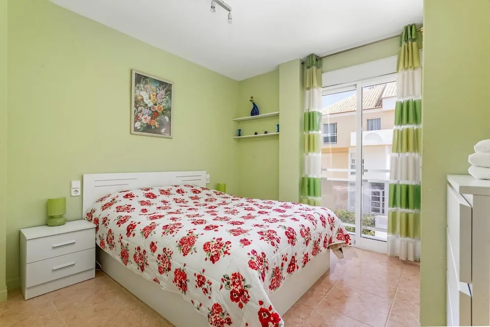 Gorgeous 2-bed Apartment Near the Beach