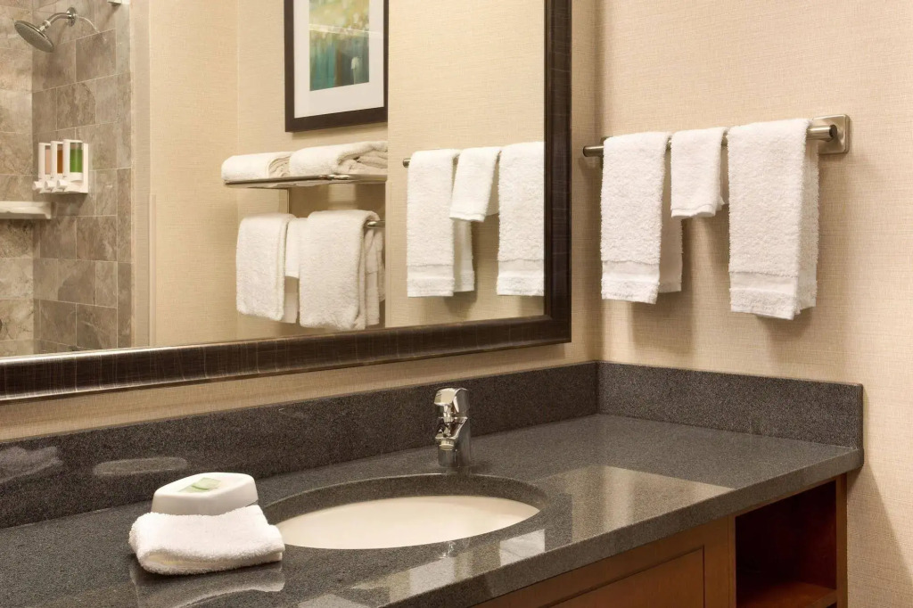 Drury Inn & Suites Burlington