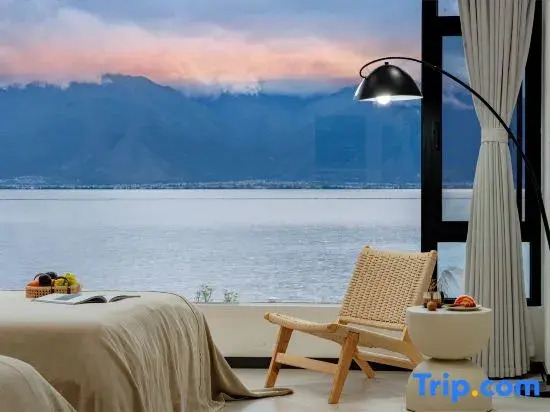 Moonlight by the Sea • Erhai Lake | AWAKENING • SOULM Sunset Seaview Design Guesthouse (Small Putuo)