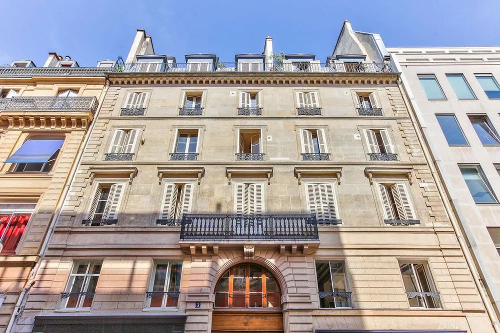 43 - Spacious Parisian Flat of Grands Boulevards