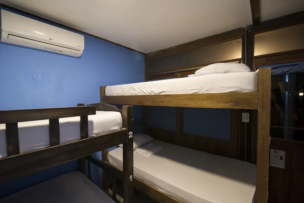 La Brisa Loca Hostel