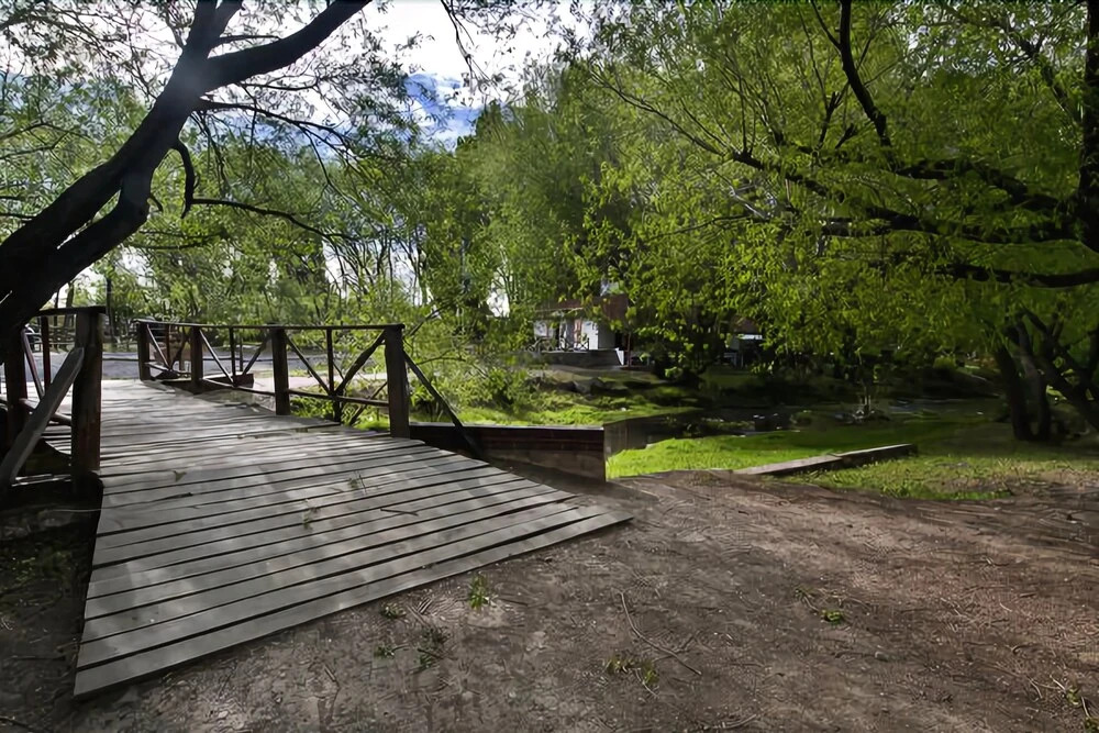 Camping y Hostal El Ovejero