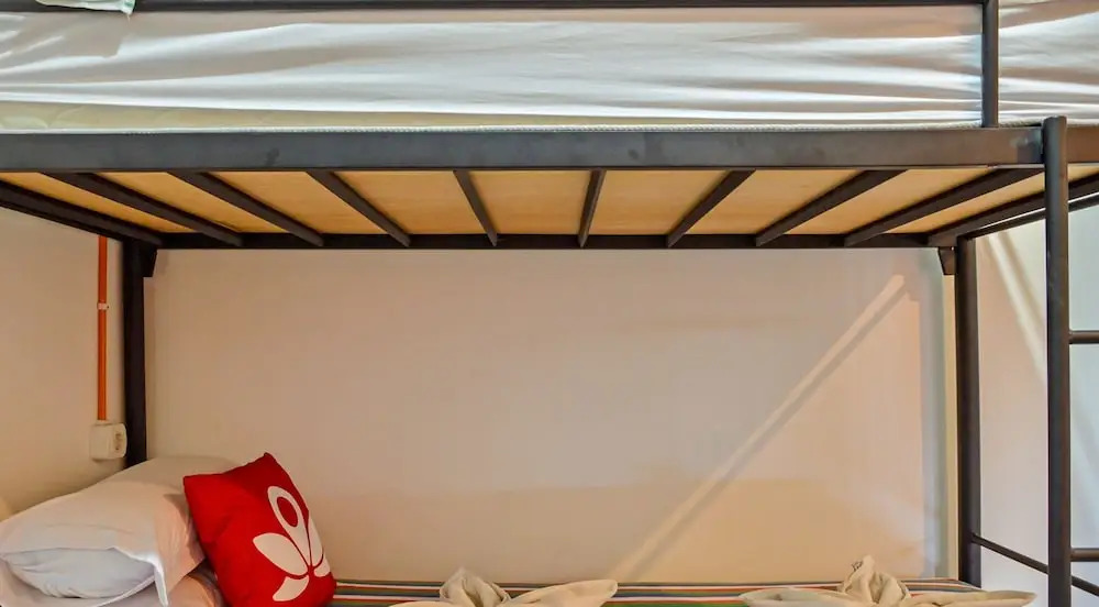 ZEN Rooms Adisucipto Airport - Hostel