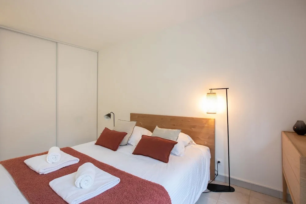 Moderne cosy 350m C. Mirabeau