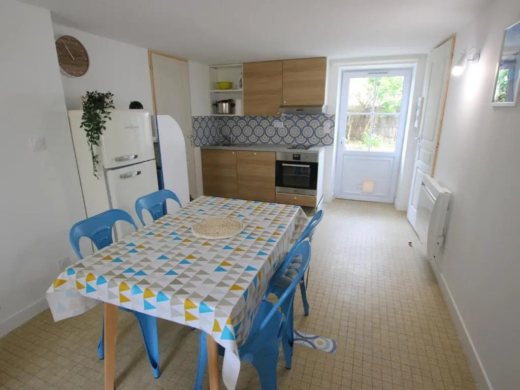 Appartement 2 Chambres avec Jardin Privé Proche Plage - FR-1-364-133