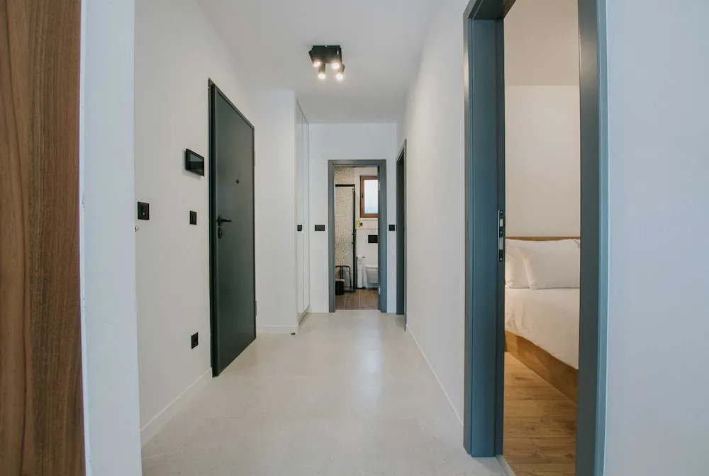 Oleander Urban Suites, high-speed internet, beach at 250, PET friendly