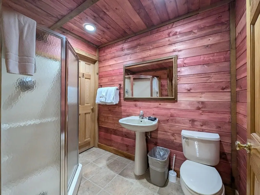 ER23 - Smoky Memories Great Location - Close To Town! 3 Bedroom Cabin by RedAwning