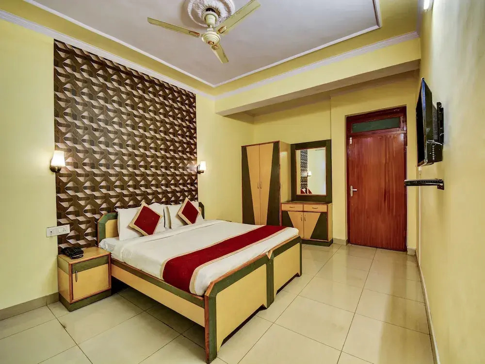 OYO 22110 Hotel Karni Palace