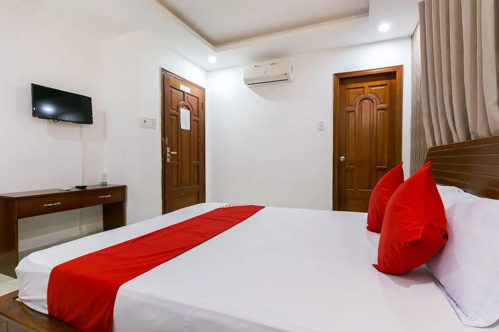 OYO 482 Green Garden Hotel