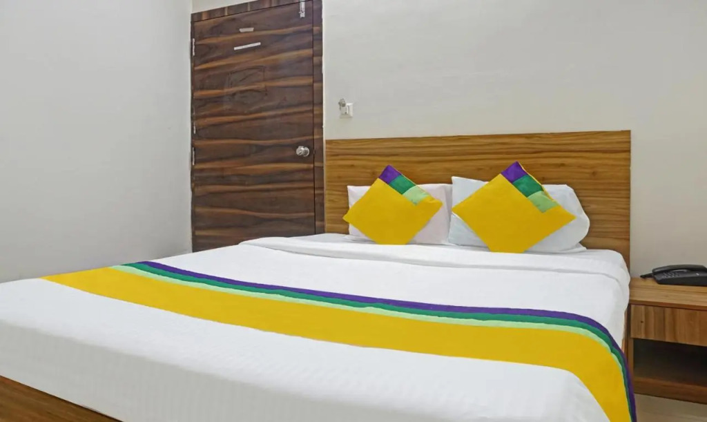 Itsy Hotels AY Plus Hotels