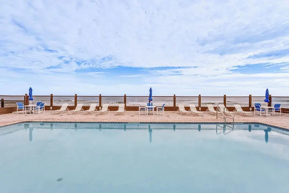 Beachfront Studio w/ Community Indoor Pool!