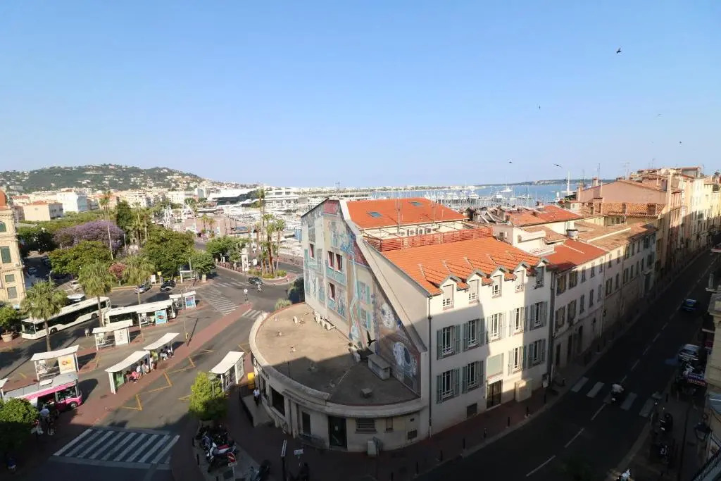 1 bedroom Suquet, 6 min from the Palais, balcony city & port view 220