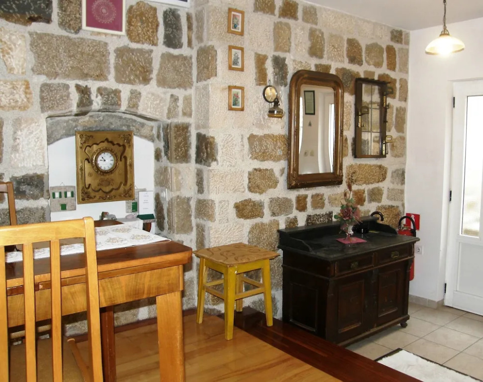 Apartments Mladen