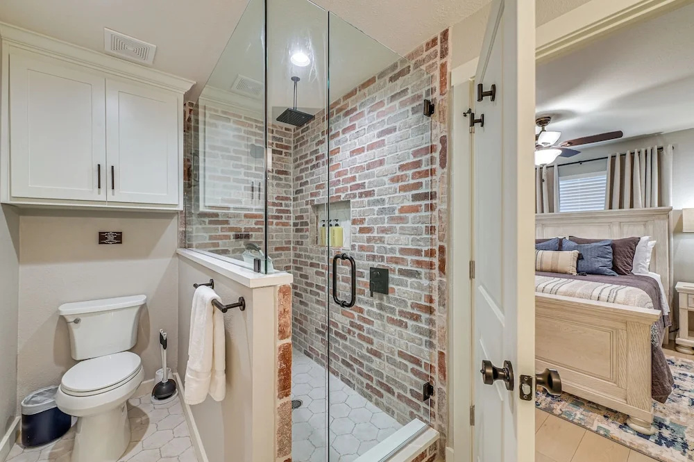 3 Mi to Lake Ray Roberts: Luxe Pilot Point Home