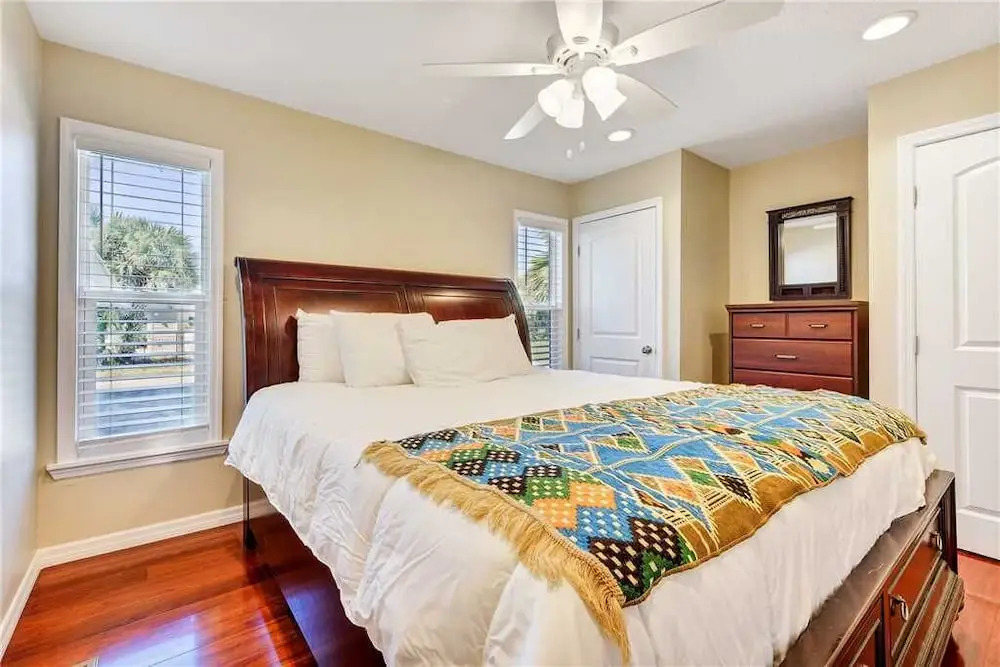 Ocean Paradise, 3 Bedrooms, Sleeps 10, Ocean Front, Wi-Fi
