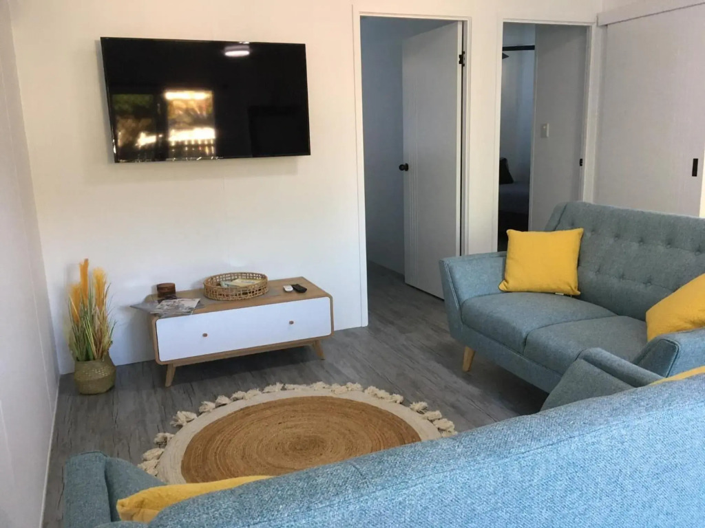 Lovely Pet Friendly Self Contained Holiday Villa