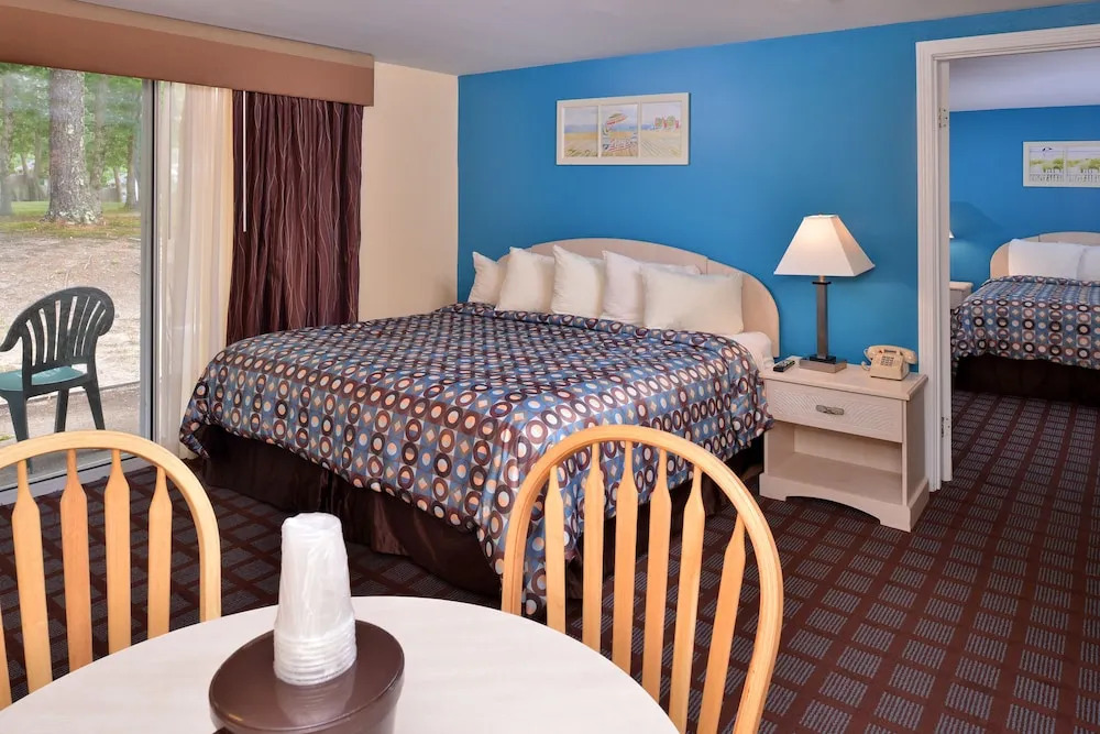 Blue Dolphin Inn