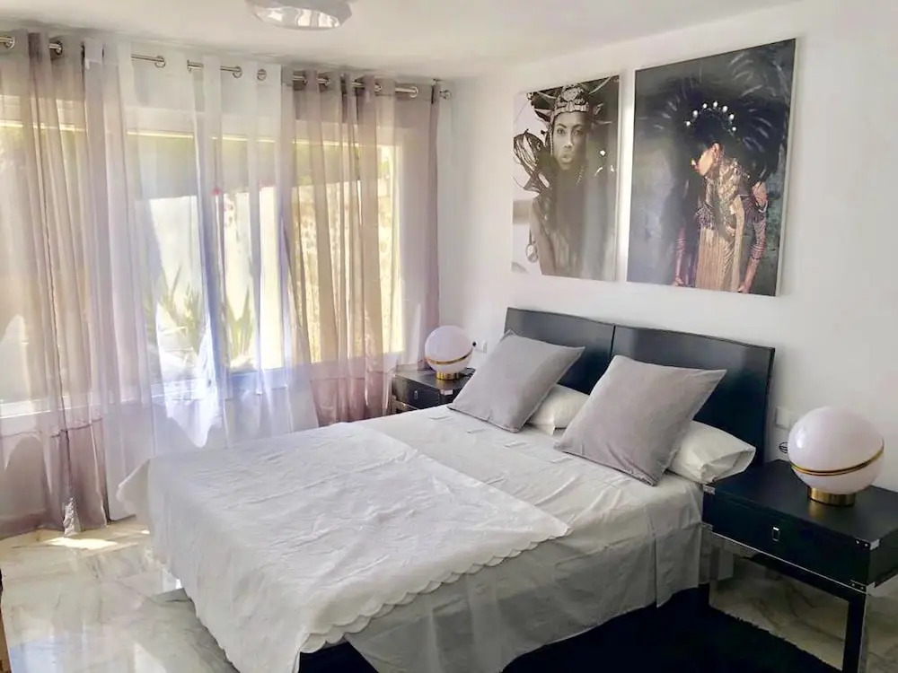 La Sala - Shabby Chic Bungalow in 5 min Walk From the Puerto Banus Beaches