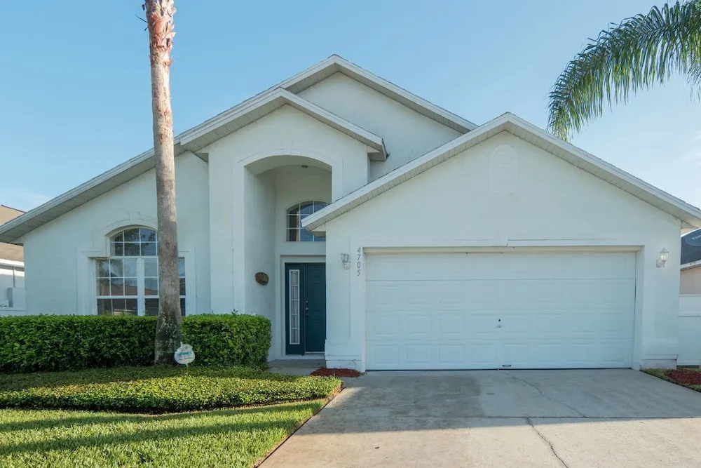 LKB4705AW Lake Berkley - Four Bedroom Home