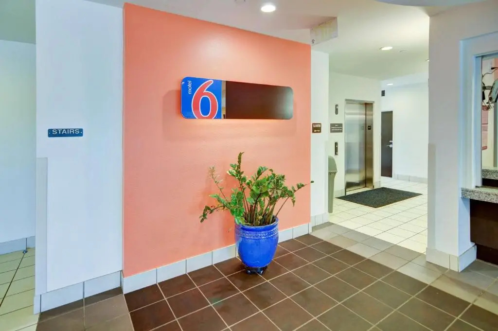 Motel 6-Roanoke, TX - Northlake - Speedway