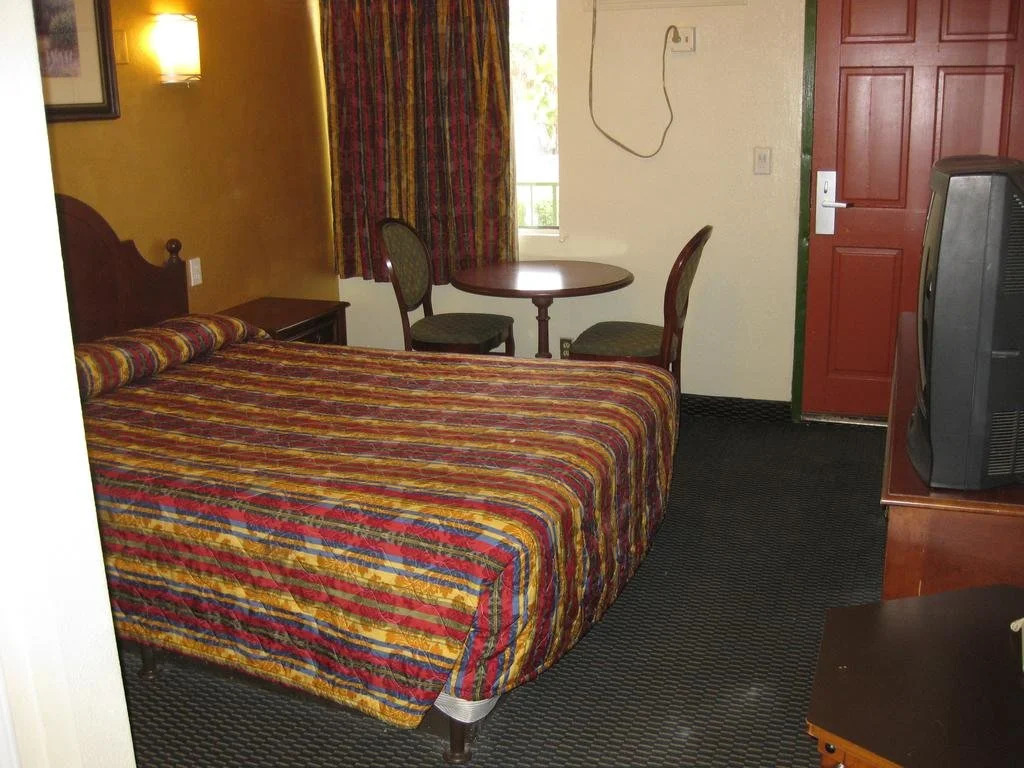 Sunshine Motel