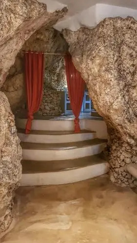La Cueva Eco-Lodge