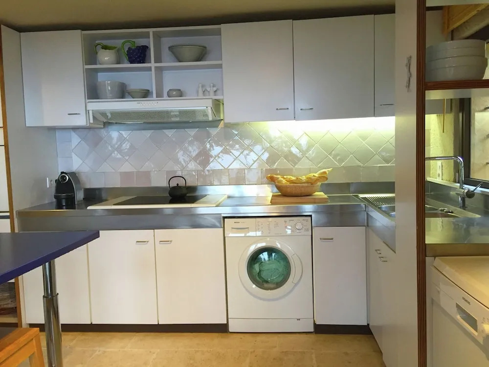 Villa with heated pool, pétanque, spa & view
