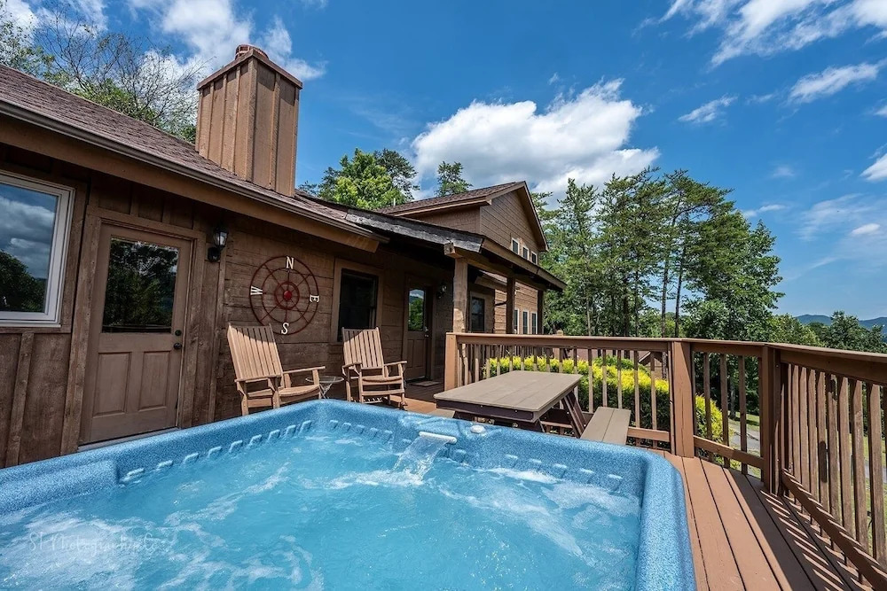 Hunter Jack's - 2 Br cabin by RedAwning
