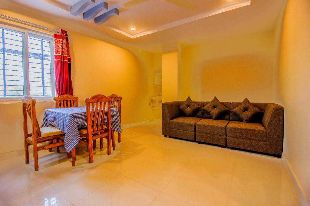OYO 36823 Hotel Vamsee Empire