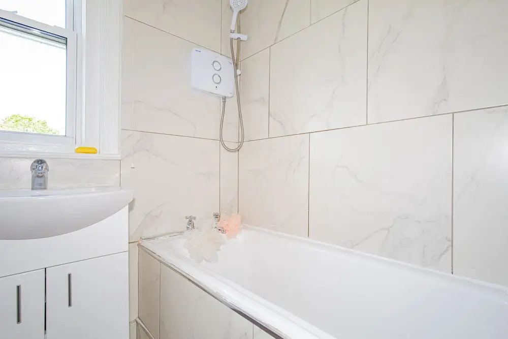 Charming 3BD Oasis 3 Min Walk From Beach Front!
