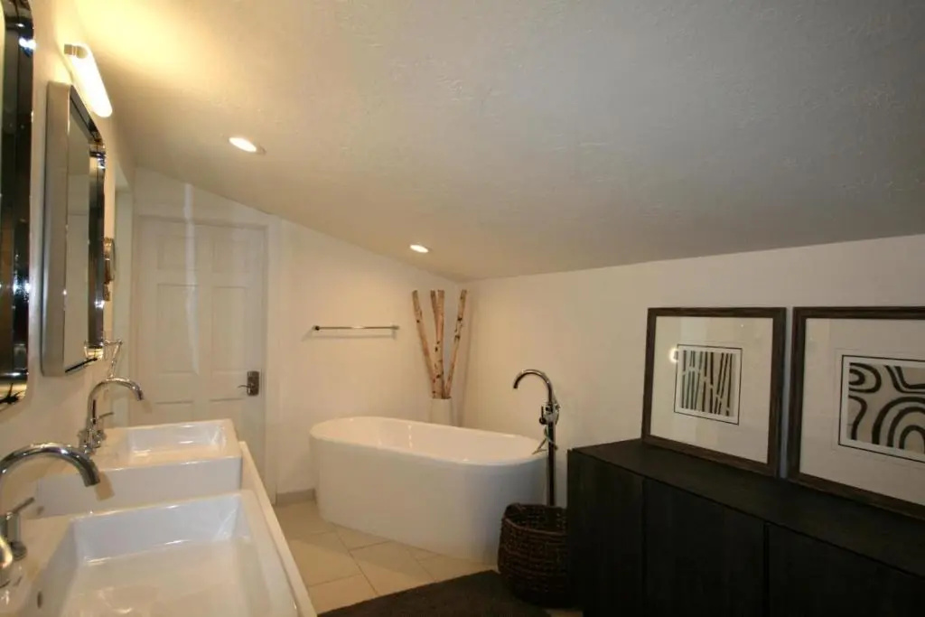 Aspen Grove 3 Bedrooms AGC-8 by KBM