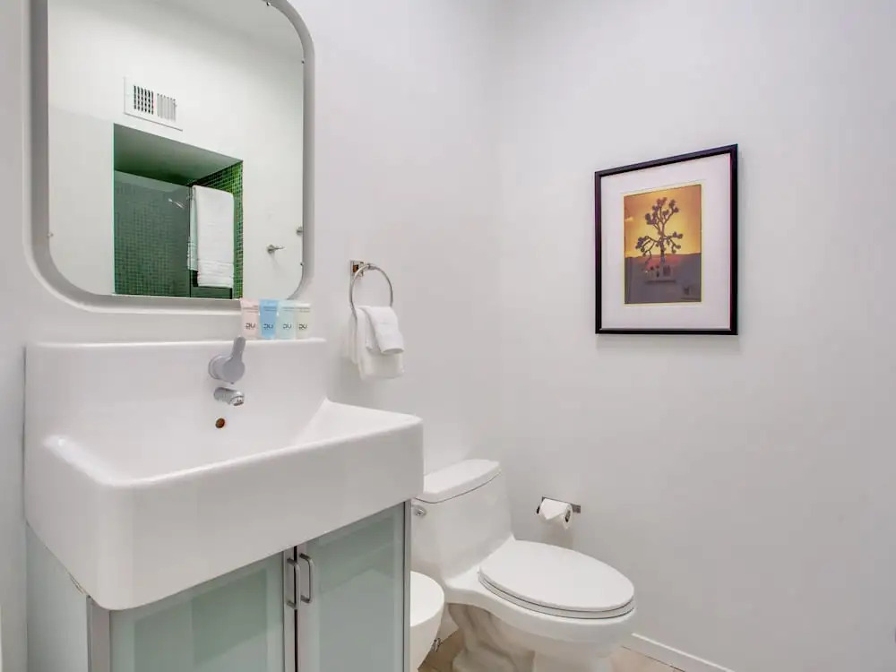 3br/2ba “The Bowie House” Mid-Century Modern W/ Pool And SPA Home